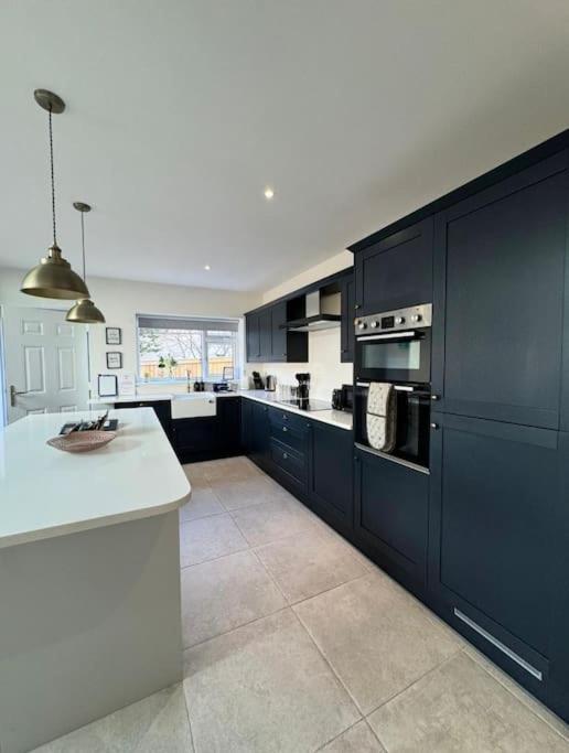 Stylish Apartment Near The Centre Of Harrogate Exterior photo