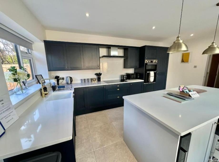 Stylish Apartment Near The Centre Of Harrogate Exterior photo